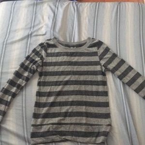 A Long sleeves shirt